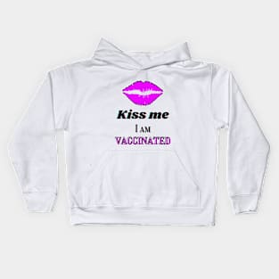 Kiss me, I am vaccinated in black and light purple Kids Hoodie